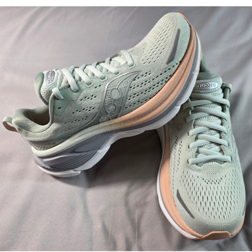 Saucony Hurricane 25 Running Shoes Women 7.5 Mist Cameo S11026-123 NEW